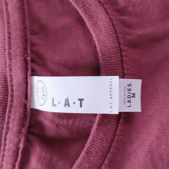 2022 Souvenir Mount Rushmore t-shirt - Picture 7 of 8